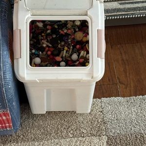 Vintage to older loose beads mix